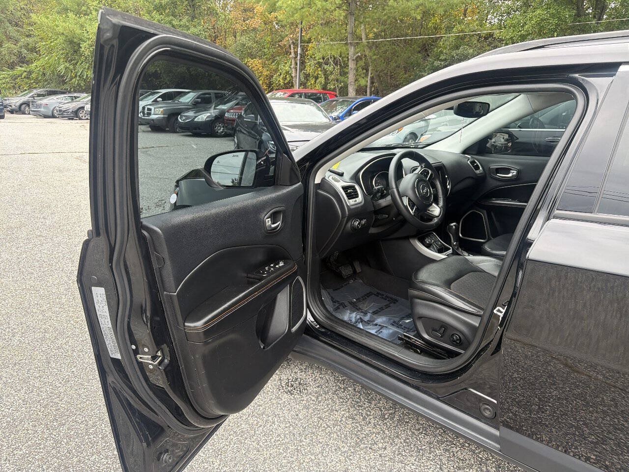 Used 2018 Jeep Compass Latitude w/ Popular Equipment Group AWD/4WD image 11