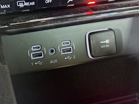 Used 2022 Jeep Grand Cherokee L Limited AWD/4WD image 26