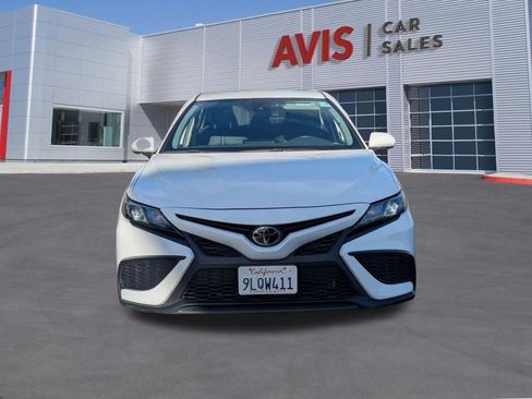Used 2024 Toyota Camry SE image 2