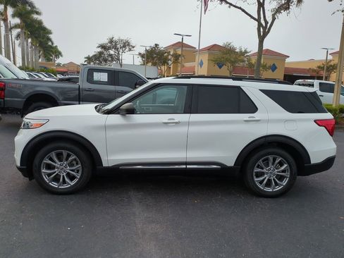 Used 2020 Ford Explorer XLT w/ Equipment Group 202A image 7