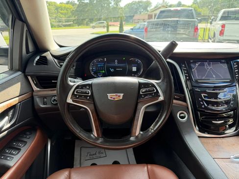 Used 2016 Cadillac Escalade ESV Luxury AWD/4WD image 20