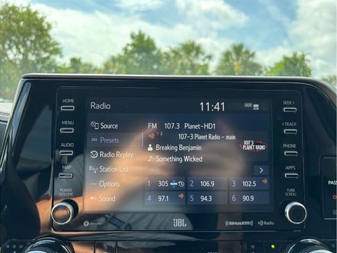 Used 2021 Toyota Highlander Limited FWD image 30
