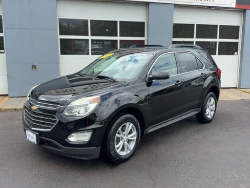 Used 2017 Chevrolet Equinox LT AWD/4WD image 2