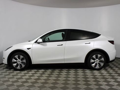 Used 2023 Tesla Model Y Long Range image 35