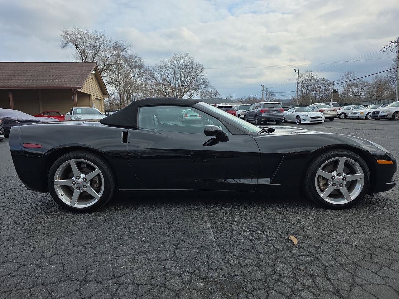 Used 2005 Chevrolet Corvette Convertible w/ Preferred Equipment Group RWD image 21