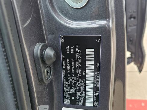 Used 2025 Toyota Sienna LE image 28