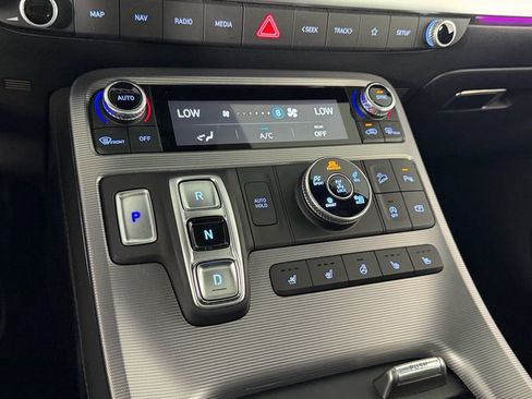 Used 2024 Hyundai Palisade Calligraphy image 19