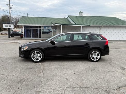 Used 2015 Volvo V60 T5 Premier image 5