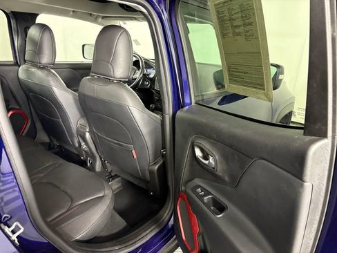 Used 2018 Jeep Renegade Trailhawk AWD/4WD image 32
