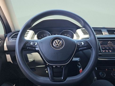 Used 2019 Volkswagen Tiguan S w/ 3rd Row Seat Package AWD/4WD image 28