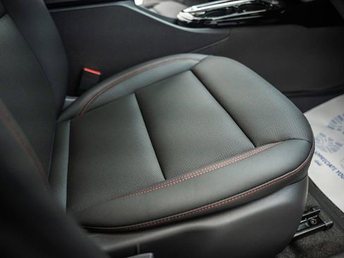 New 2026 Chevrolet Trax RS w/ Sunroof Package FWD image 33