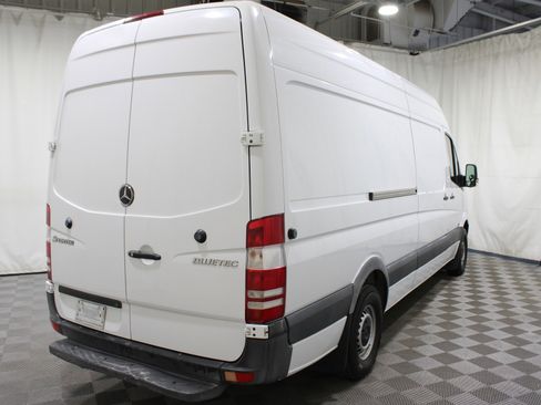 Used 2013 Mercedes-Benz Sprinter 2500 image 25