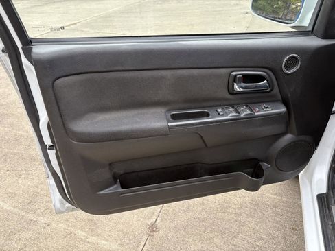 Used 2010 GMC Canyon SLE image 3