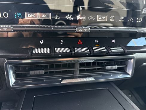 New 2026 GMC Hummer EV 4x4 Crew Cab image 18