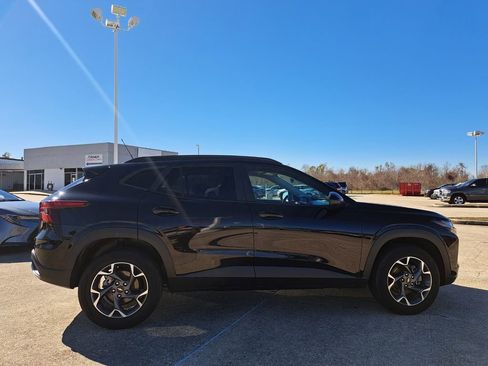 Used 2024 Chevrolet Trax LT image 4