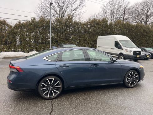 Used 2023 Honda Accord Touring image 13