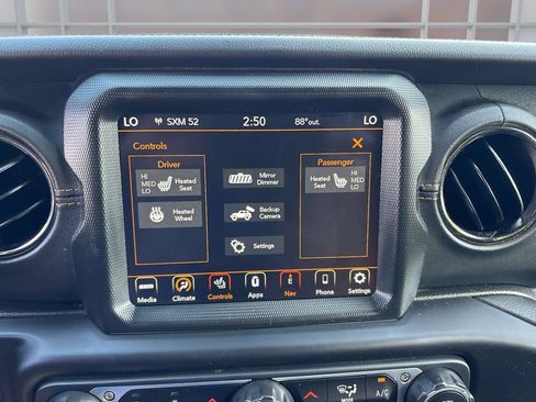 Used 2023 Jeep Wrangler Unlimited Sahara AWD/4WD image 25