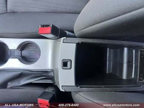 Used 2010 Ford Focus SE FWD image 36