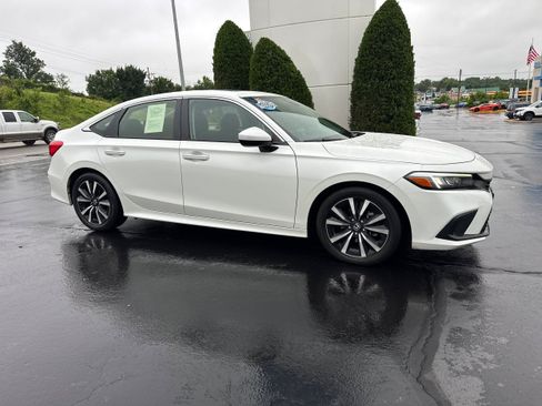 Used 2022 Honda Civic EX image 1