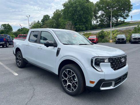 New 2026 Ford Maverick Lariat w/ 4K Tow Package AWD/4WD image 3