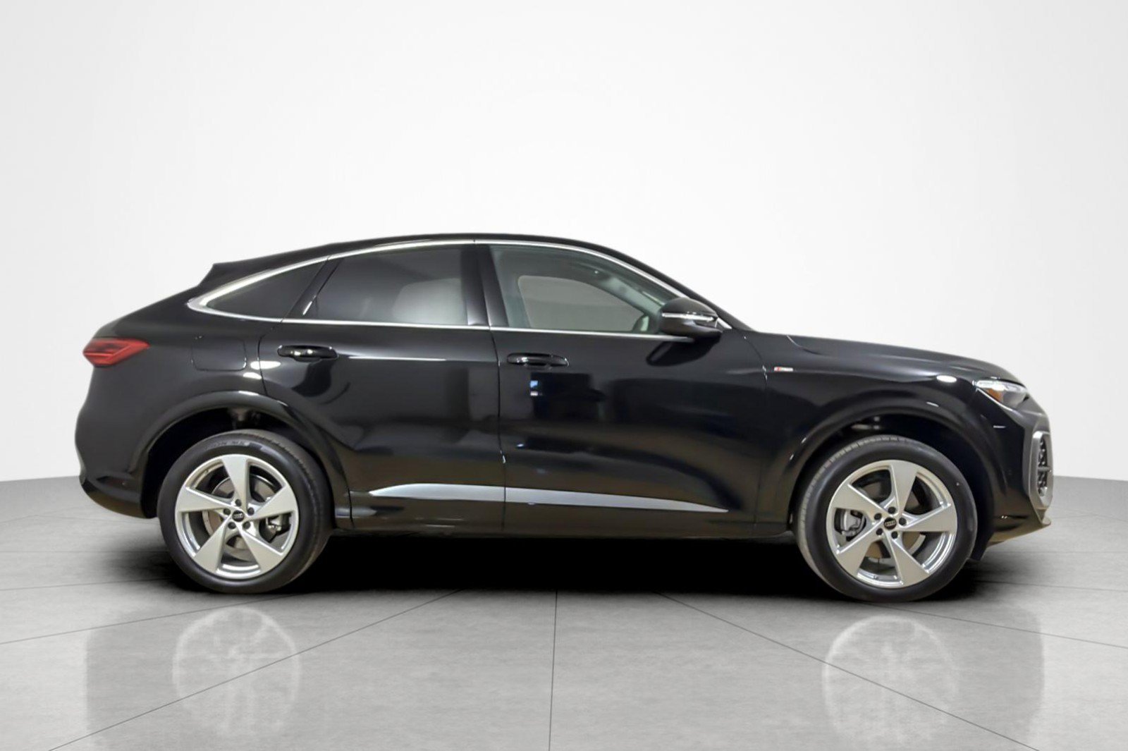 New 2026 Audi Q5 Premium Plus w/ Premium Plus AWD/4WD image 7
