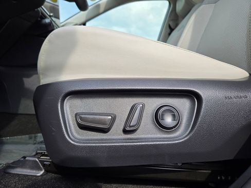 Used 2026 Toyota RAV4 Limited AWD/4WD image 17