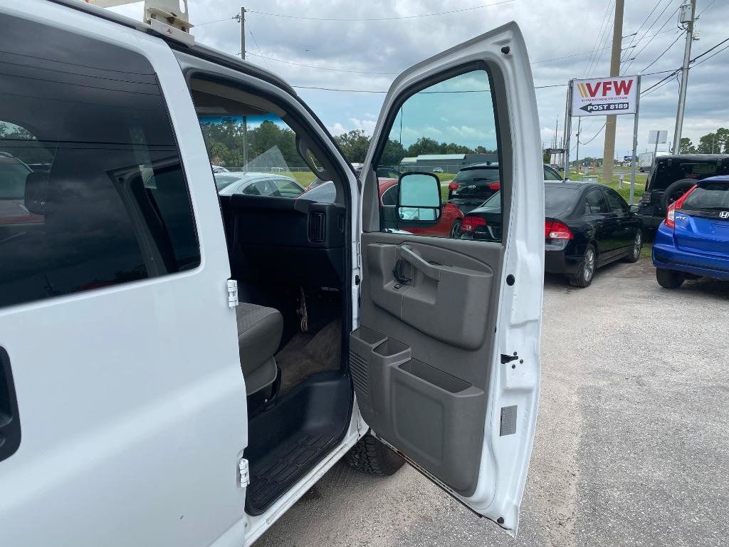 Used 2016 Chevrolet Express 2500 LT w/ LT Preferred Equipment Group RWD image 21