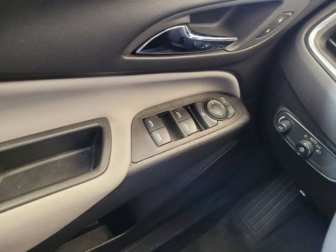 Used 2024 Chevrolet Equinox LS w/ LS Convenience Package FWD image 27