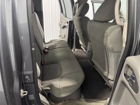 Used 2018 Nissan Frontier SV image 23