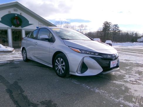 Used 2021 Toyota Prius Prime LE image 26