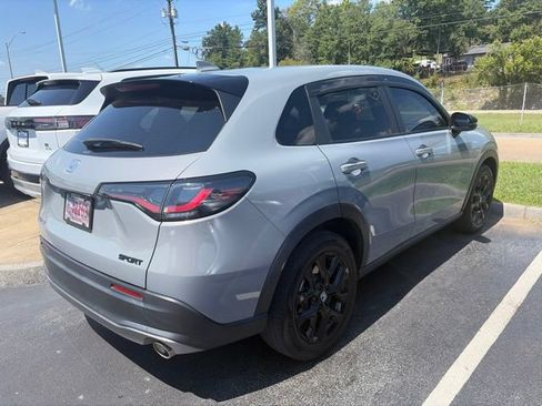 Used 2023 Honda HR-V Sport image 5