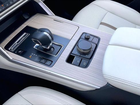 Used 2024 MAZDA CX-90 Plug-In Hybrid w/ Premium Plus image 16