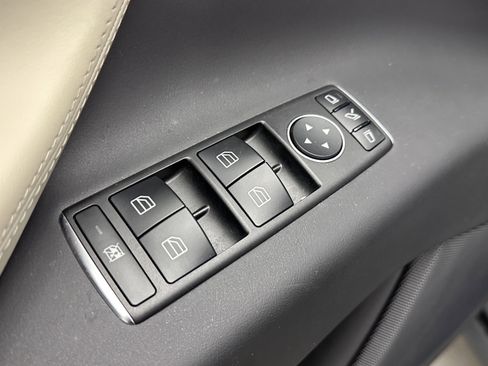 Used 2020 Tesla Model X Long Range AWD/4WD image 10