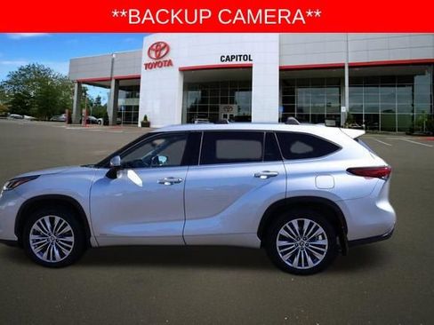 Used 2022 Toyota Highlander Platinum AWD/4WD image 8