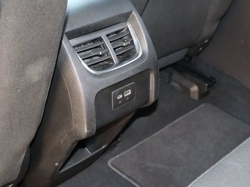 Used 2025 Chevrolet Blazer LT FWD image 18