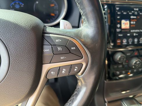 Used 2020 Jeep Grand Cherokee Limited X image 12