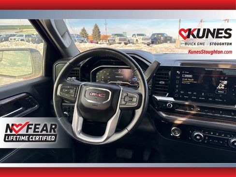 Used 2024 GMC Sierra 1500 Elevation image 24
