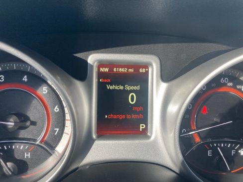 Used 2018 Dodge Journey SXT image 12