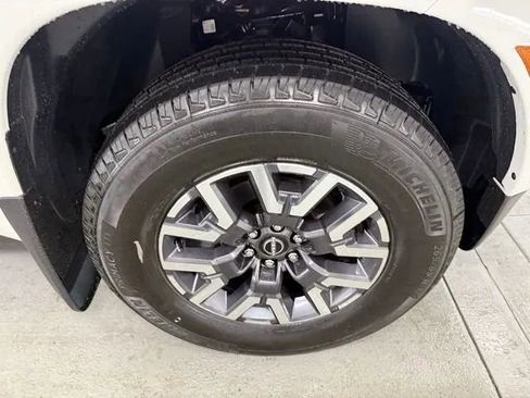 New 2026 Nissan Frontier SV image 4