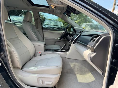 Used 2016 Toyota Camry XLE w/ Moonroof Package FWD image 27
