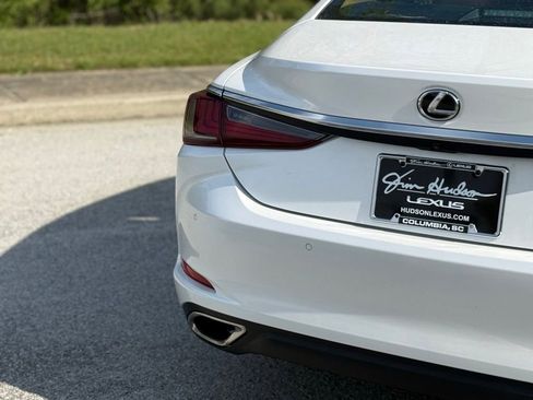Certified 2024 Lexus ES 350 w/ Premium Package image 13