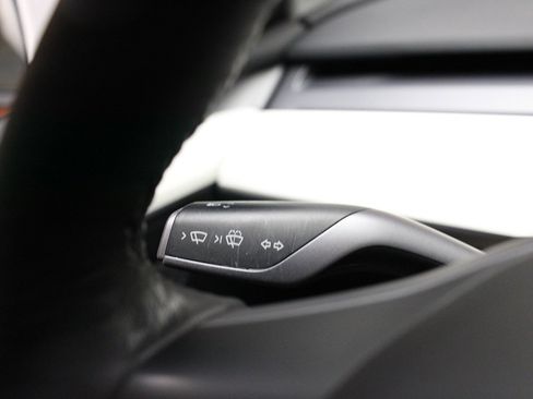 Used 2022 Tesla Model Y Long Range image 22