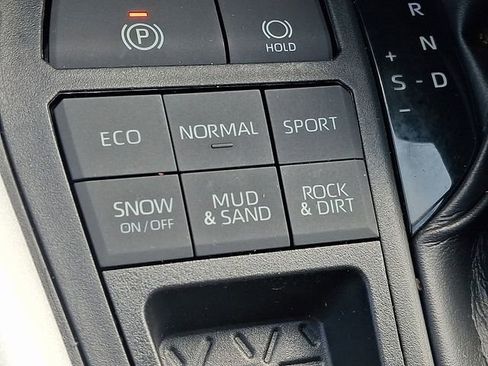 Used 2019 Toyota RAV4 LE w/ All Weather Liner Package AWD/4WD image 26