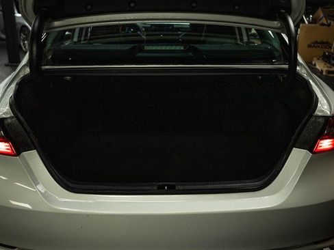 Used 2023 Toyota Camry SE image 7