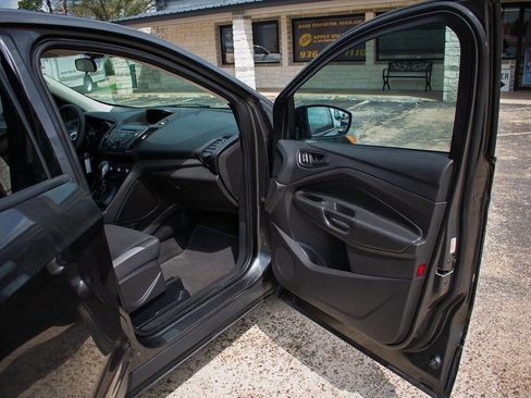 Used 2016 Ford Escape S image 6