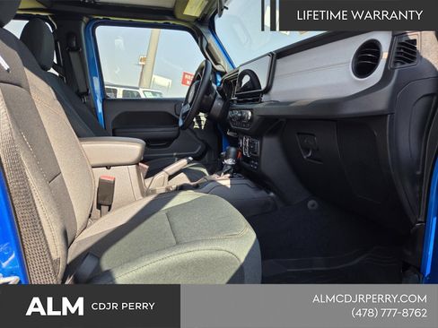 New 2026 Jeep Gladiator Sport AWD/4WD image 18
