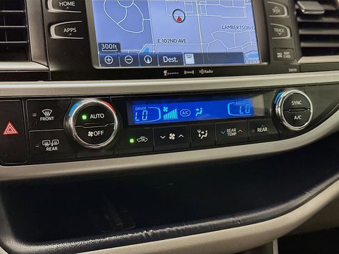 Used 2017 Toyota Highlander XLE w/ Protection Package #3 AWD/4WD image 24