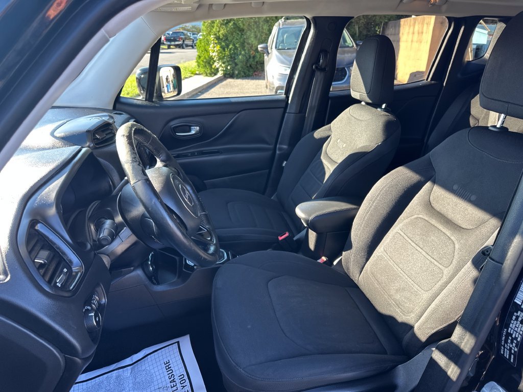 Used 2017 Jeep Renegade Altitude AWD/4WD image 14