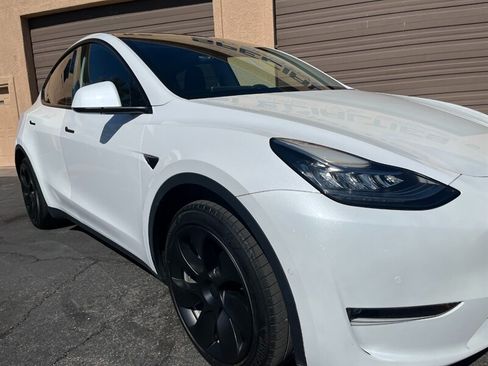 Used 2022 Tesla Model Y Long Range AWD/4WD image 21