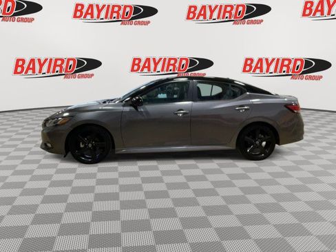 Used 2021 Nissan Sentra SR w/ SR Premium Package image 5